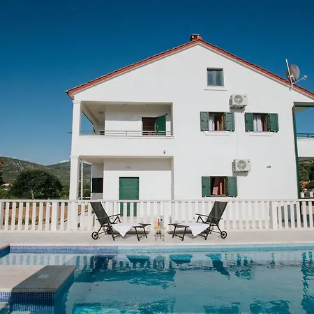 بيت للعطل House Camilla *