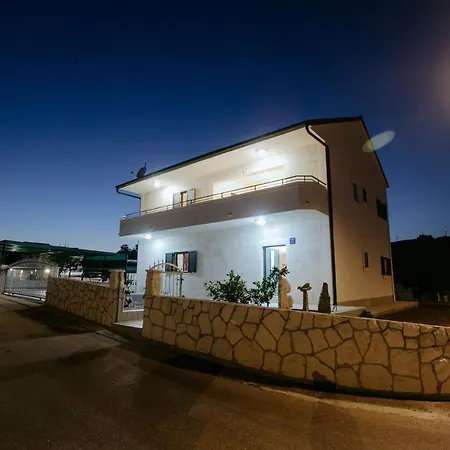 بيت للعطل House Camilla Poljica (Trogir)